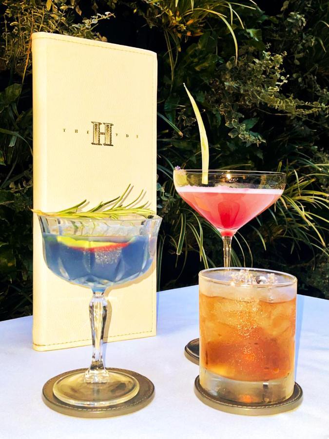 โรซีต เฮาส์ ลอนดอน Hotel ภายนอก รูปภาพ Cocktails at the bar