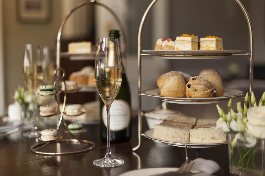 โรซีต เฮาส์ ลอนดอน Hotel ภายนอก รูปภาพ Afternoon tea at the InterContinental London Park Lane